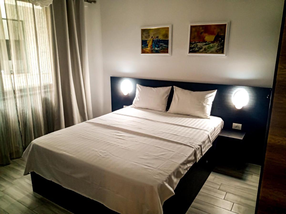 Ric Apartament Năvodari Exteriör bild